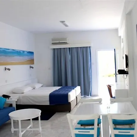 Flokkas Aparthotel 2*