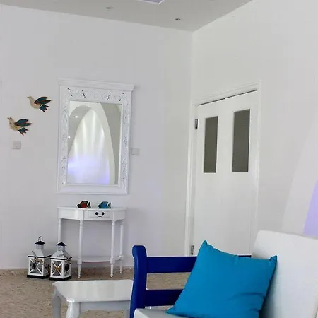 Flokkas Aparthotel 4*
