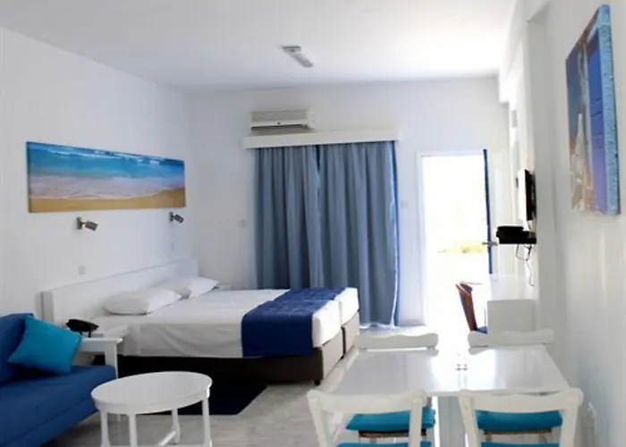 Ξενοδοχείο με διαμερίσματα Flokkas 4*