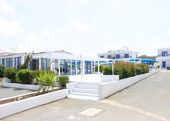 Ξενοδοχείο με διαμερίσματα Flokkas