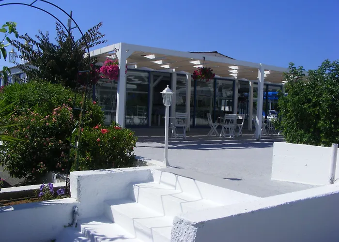 Flokkas Aparthotel 4*