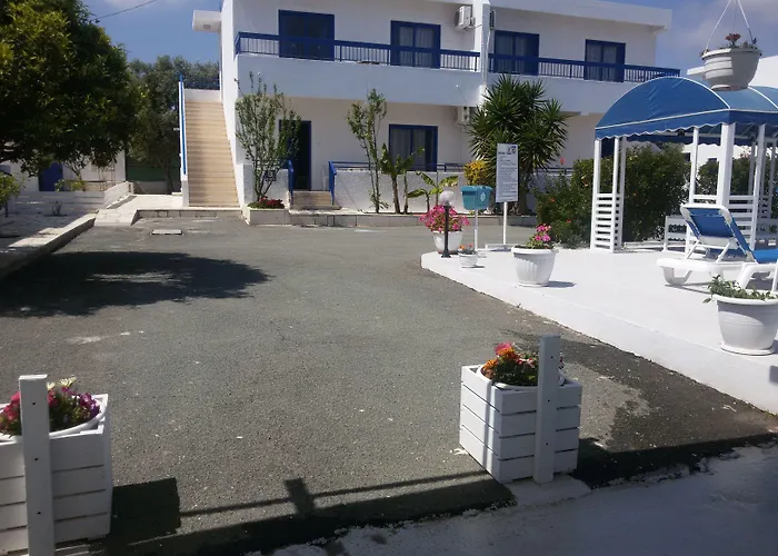 Ξενοδοχείο με διαμερίσματα Flokkas Πρωταράς