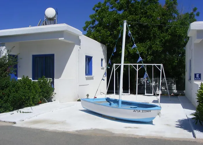 Flokkas Aparthotel 4*