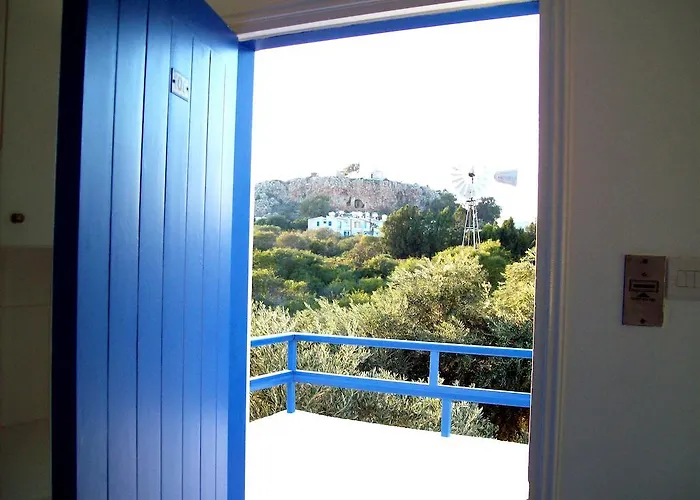 Flokkas Aparthotel 4*