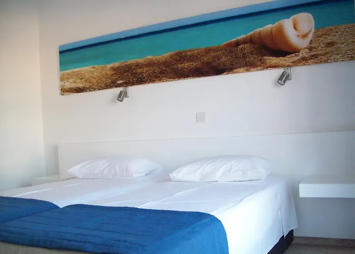 Flokkas Aparthotel 4*