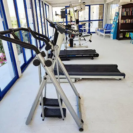 Flokkas Aparthotel 4*